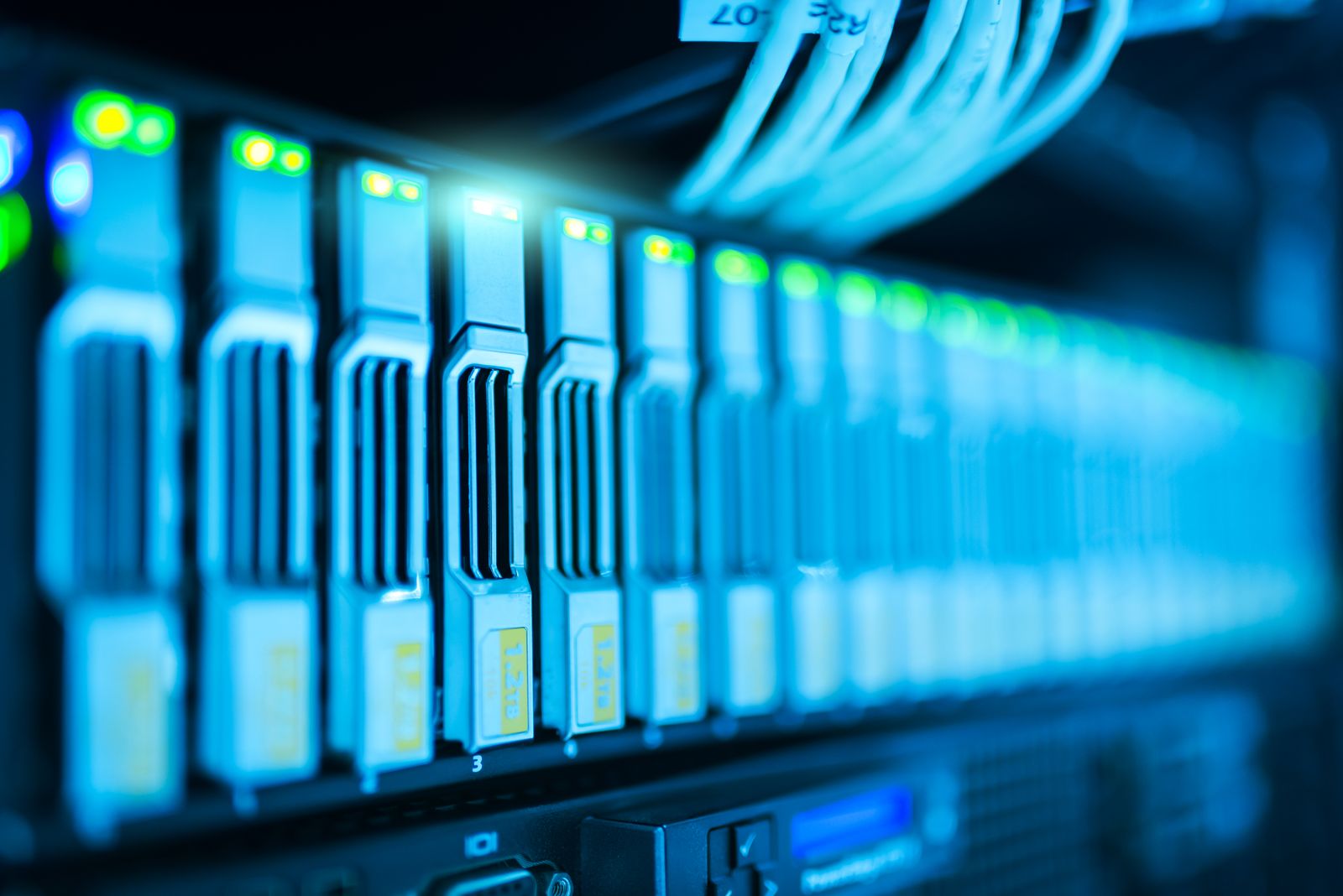Server infrastructure for logistics tracking